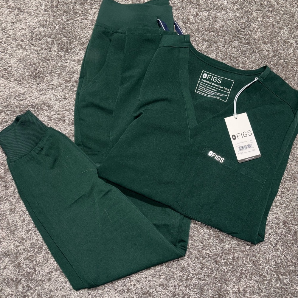 Figs Green Scrub Set